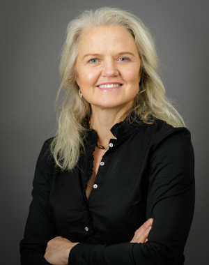 Ms. Associate professor Maria Mani